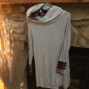 Plaid lined tunic sweater